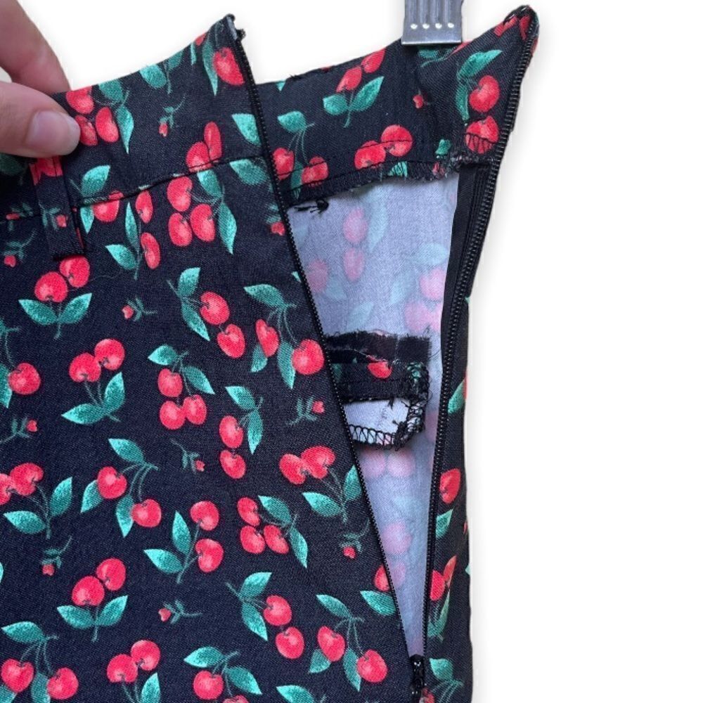 🍒 Cherry Print Skinny Slacks (Size 4) - Picture 3 of 7
